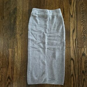 Grey knitted skirt